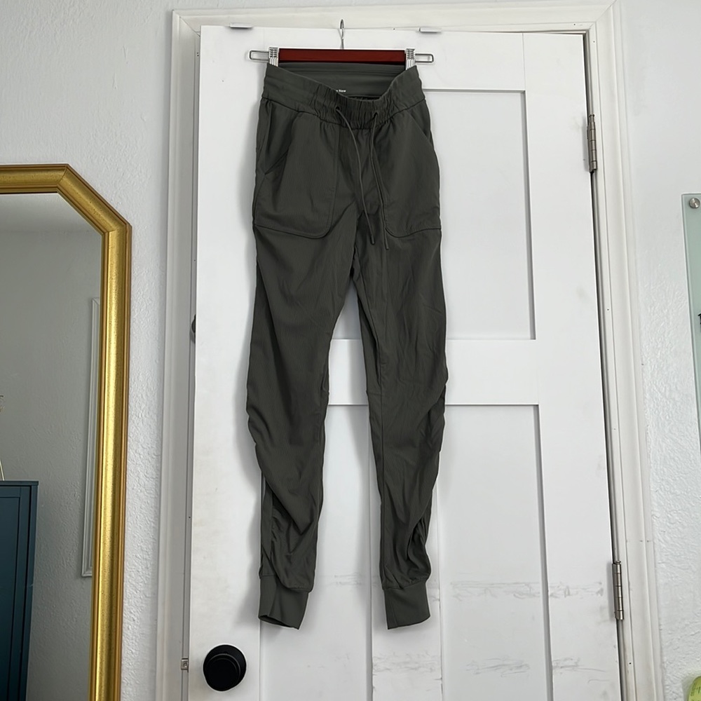 Lululemon Dance Studio High-Rise Jogger